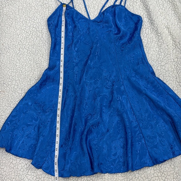 Vintage Victoria Secret Gold Label Floral Brocade Satin Nightie Size Medium - Picture 7 of 8